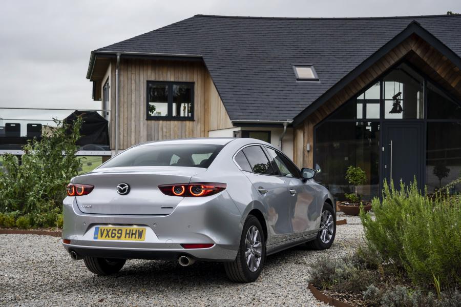  Mazda3 Skyactiv-X Sport Sedan (BP) 2019 года  (UK) (фото 39 из 42)
